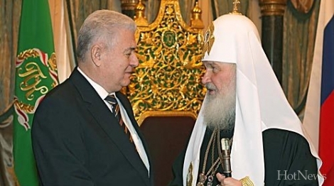 Vladimir Voronin, speră că vizita Patriarhului rus îi va face pe moldoveni mai toleranţi şi „că-i va întoarce cu faţa spre credinţă“.