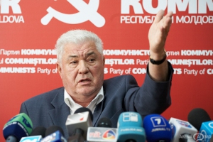 Totodată, liderul PCRM a criticat oficialii europeni care acordă ajutor Republicii Moldova