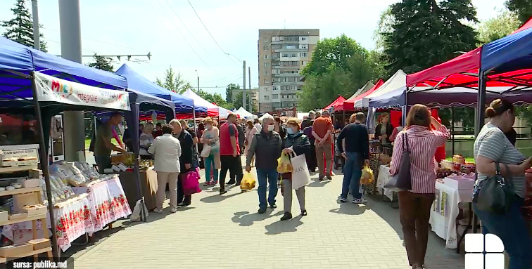 В выходные дни в столице прошли две ярмарки.