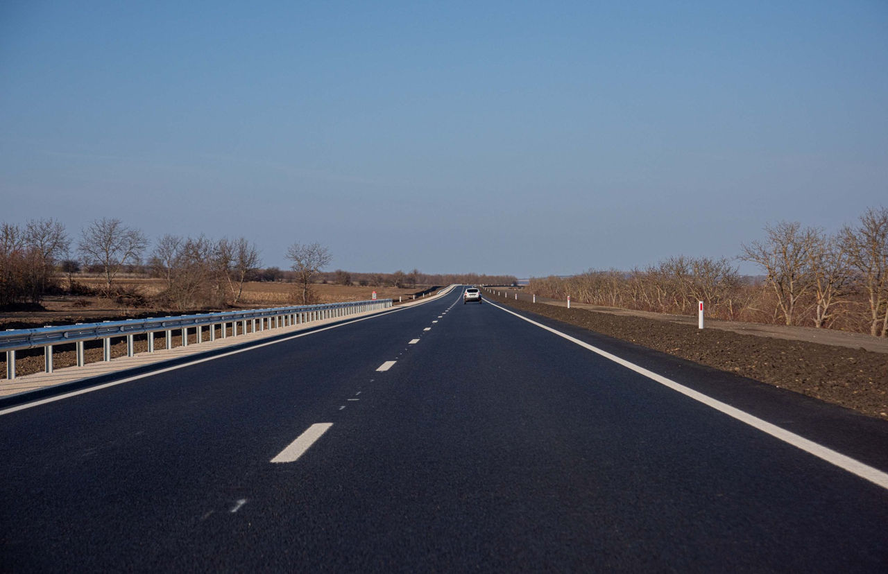 Construcția drumului Chișinău-Giurgiulești, pe jumătate finalizată.