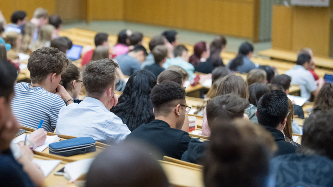 Ministerul Educației intenționează să mențină 70% din absolvenți în universitățile din Moldova.
