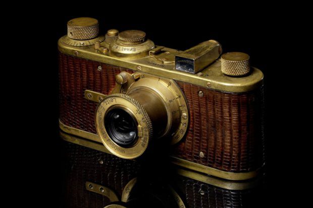 Aparat foto, adjudecat pentru o sumă record de 2,4 milioane de euro. 