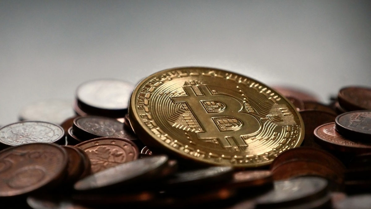 Стоимость биткойна превысила 48 тысяч долларов.