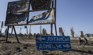 ООН направила в Донбасс грузовики с гуманитарной помощью.