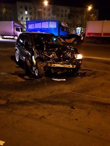Accident grav în Capitală: Trei mașini, făcute zob. Primele imagini