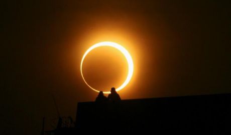 Luna va acoperi peste jumătate din discul Soarelui între orele 10:48 şi 13:04. Foto: jurnal.md