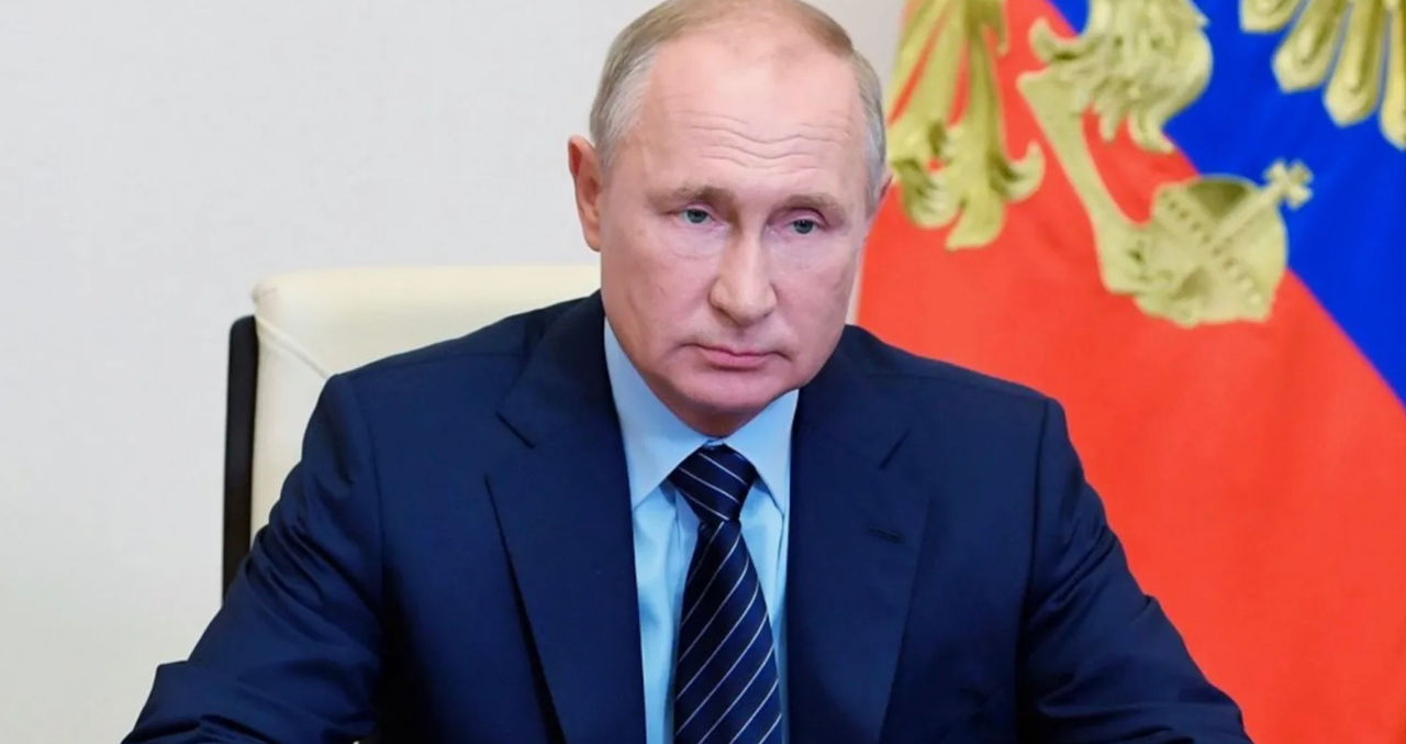 Путин принес извинения главе Азербайджана Алиеву за инцидент с самолетом.