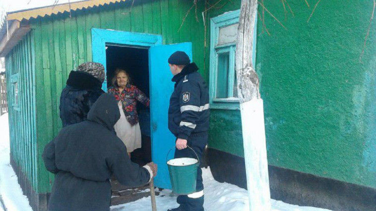 900 de angajați ai poliției, în serviciul cetățenilor aflați în dificultate Foto: igp.gov.md