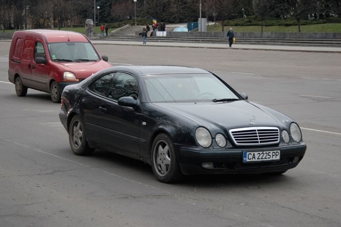 Majoritatea mașinilor vămuite în RM sunt mai vechi de 10 ani. Foto: piataauto.md