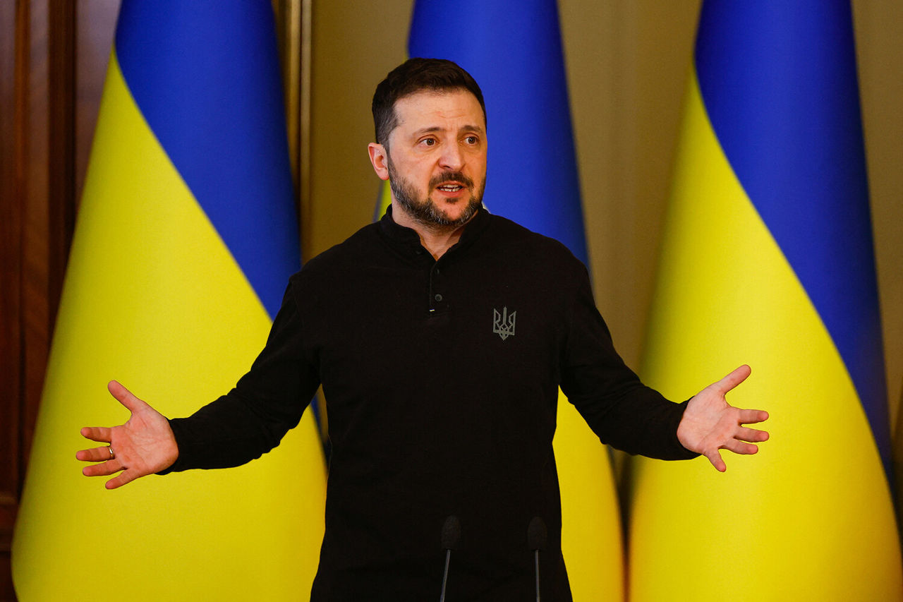 Зеленский: Украина не выведет войска с части своих территорий и не примет российские ультиматумы.