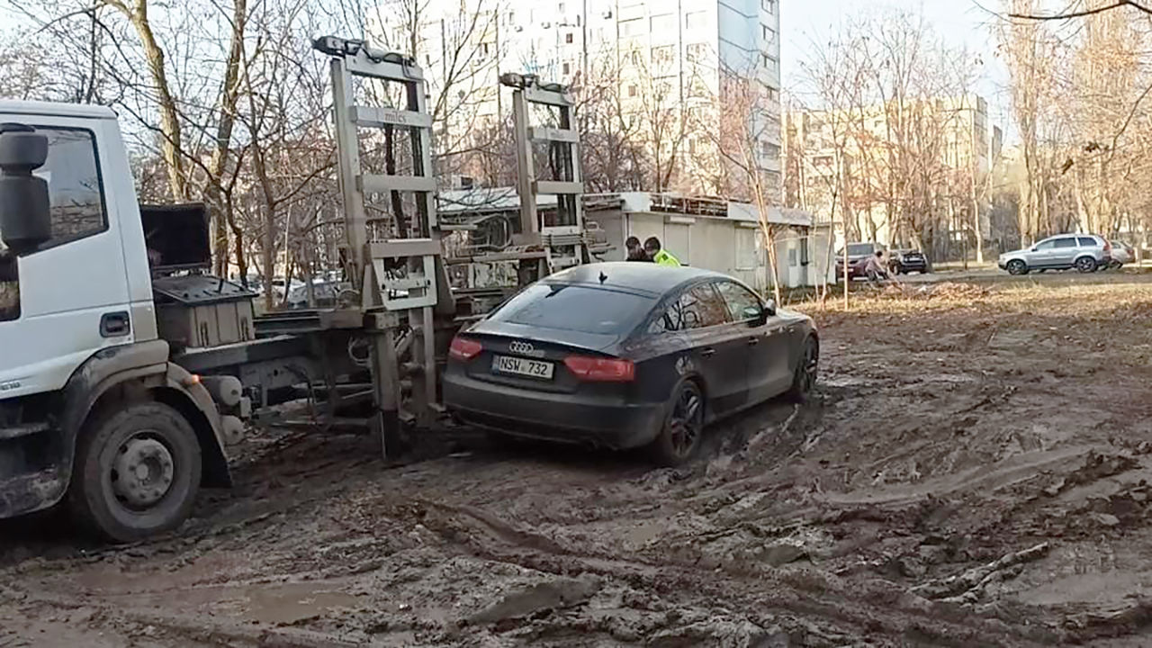 Sancțiunile pentru parcarea incorectă a vehiculelor, atenuate în Moldova.