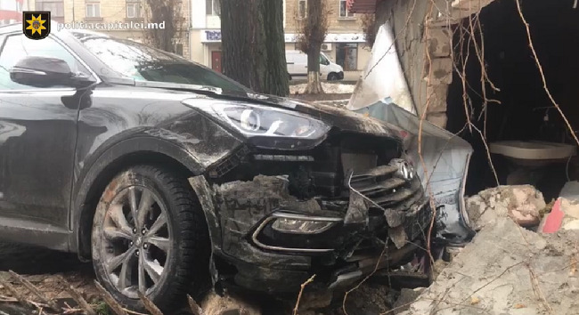 За последние 24 часа в муниципии Кишинёв произошло 50 аварий.