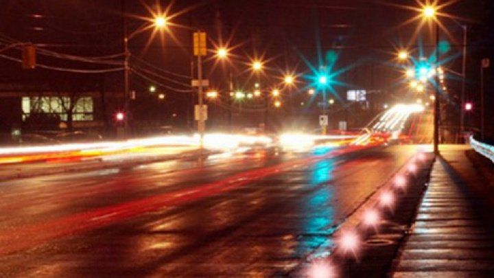 Călăraşi, primul oraș care va avea sistem de iluminare controlat online 