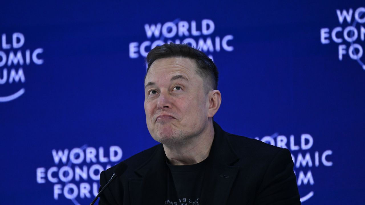 Musk a calificat perchezițiile din biroul francez al rețelei sociale X drept un atac politic.