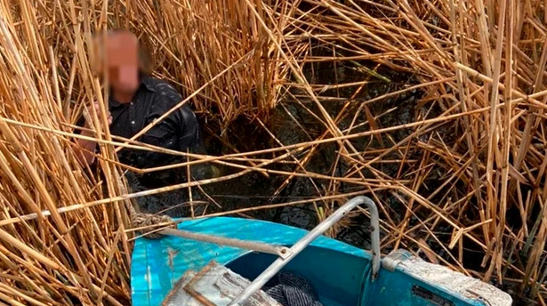 В Одесской области спасли гражданина Молдовы: он лежал в камышах.