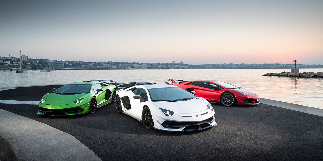 Эволюцию Lamborghini Aventador показали в шестиминутном ролике.
