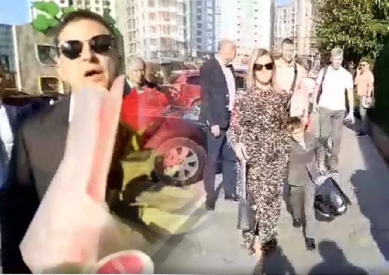 Семья Зеленских отвела сына в первый класс.