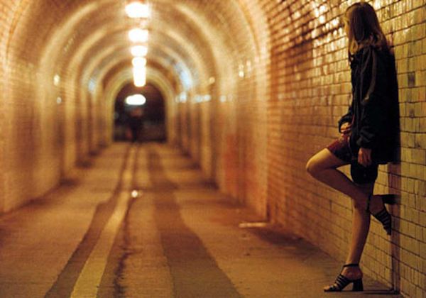 O moldoveancă, împreună cu 5 „prieteni”, recruta fete din Moldova pentru servicii sexuale în Grecia. Foto: ziaruloval.ro