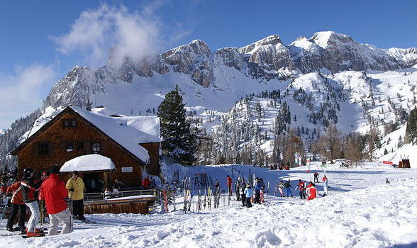 Destinațiile turistice preferate ale moldovenilor sunt Bulgaria, cu zonele Bansko și Borovets, România, cu zona Poiana-Brașov și în special Vatra Dornei și Ucraina.