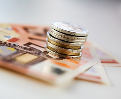 Cursul oficial al leului moldovenesc față de euro a atins un nou maxim istoric, apropiindu-se de 19 lei pentru 1 euro, transmite NOI.md.