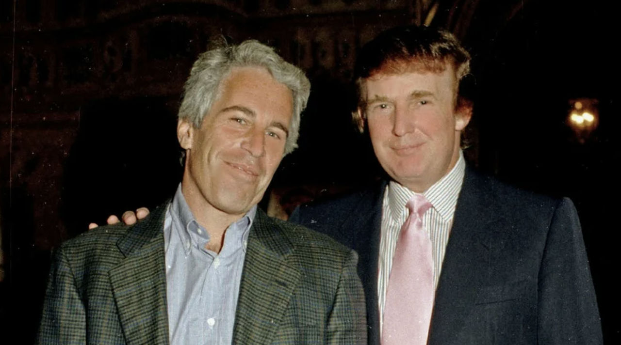 Экс-глава полиции Палм-Бич: Трамп в 2006 году сказал мне, что все были в курсе поведения Эпштейна.