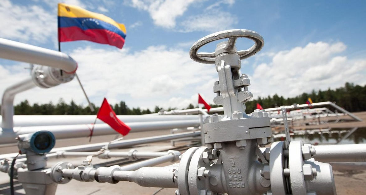 India ar putea relua achizițiile de petrol din Venezuela cu acordul SUA.