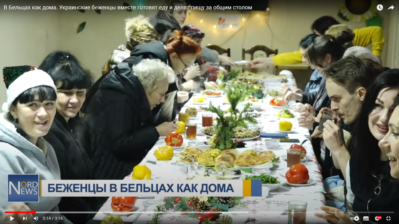 В Бельцах украинские беженцы собираются на обеды за общим столом.