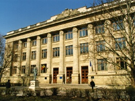 Distincţia a fost oferită Bibliotecii Naţionale în semn de înaltă apreciere a meritelor deosebite