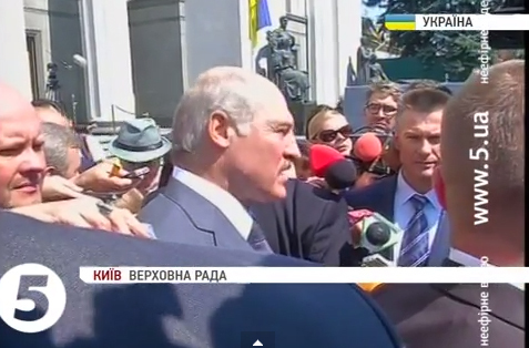 Лукашенко призвал в очередной раз руководство Украины к диалогу с Россией, а также посоветовал не терять Крым.