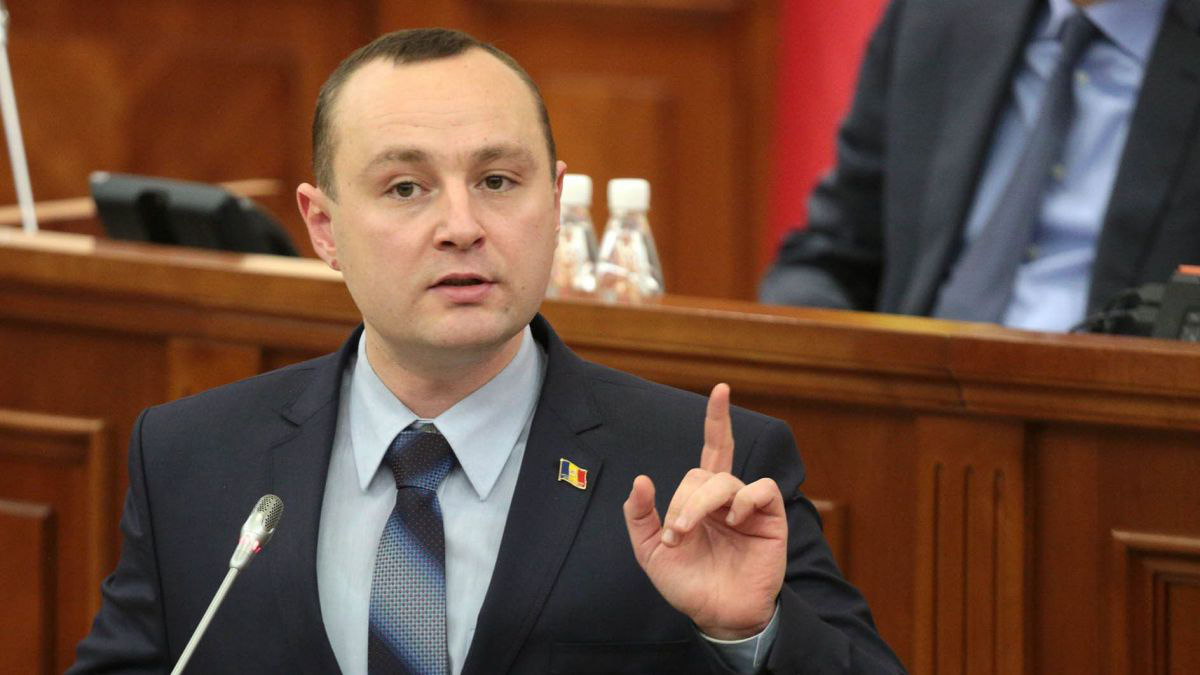Батрынча - о слиянии университетов: Никакой экономии от таких "оптимизаций" не будет.