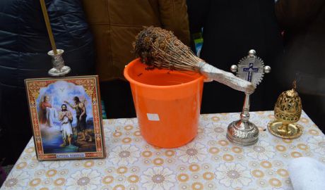 Boboteaza este astfel şi o sărbătoare dedicată purificării naturii, şi mai ales a apelor, de forţele răului.