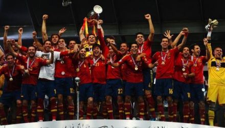 David Silva şi Jordi Alba au dat lovitura până la pauză, în timp ce Prandelli a numărat secundele unei seri ghinioniste. 