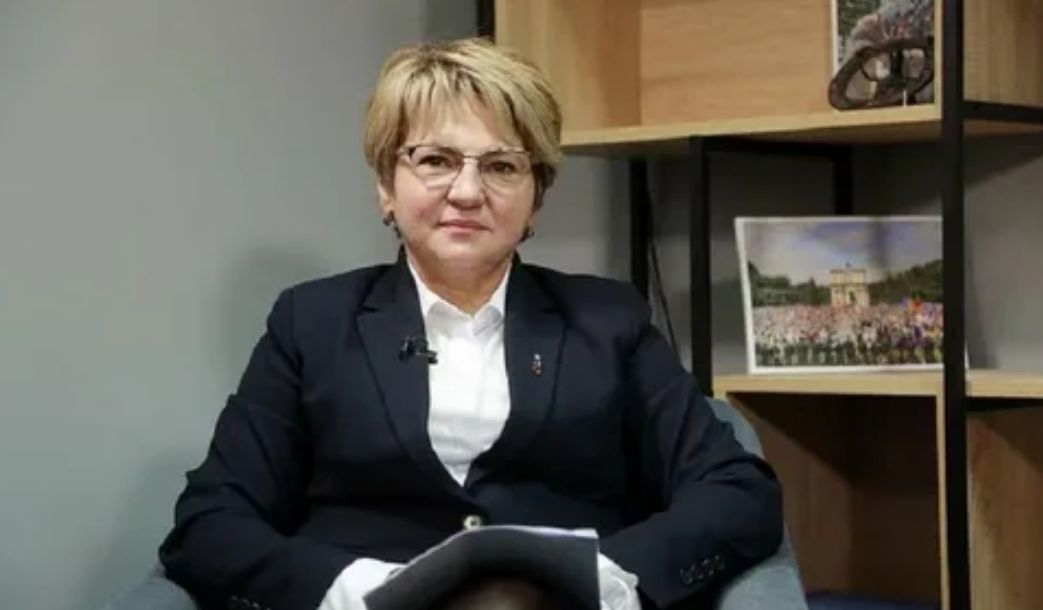 Ревенко: Через несколько дней начнем вводить третью дозу вакцины.