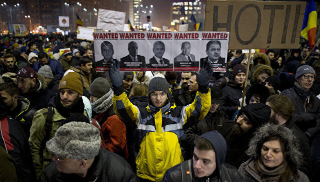 Митинг проходит мирно.