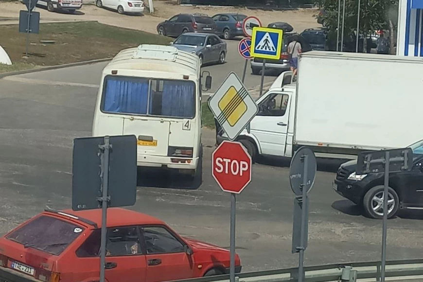 Рейсовый автобус попал в ДТП в Чадыр-Лунге.
