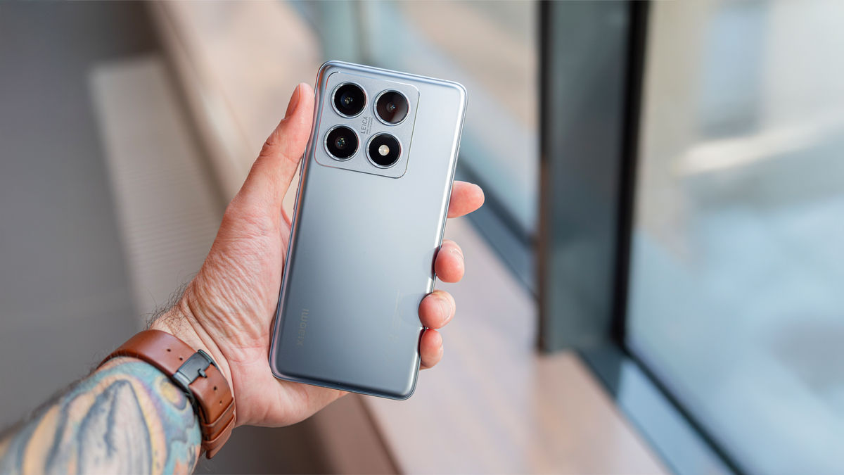 Șeful Xiaomi a avertizat asupra creșterii prețurilor pentru smartphone-urile flagship până la 1.500 de dolari.