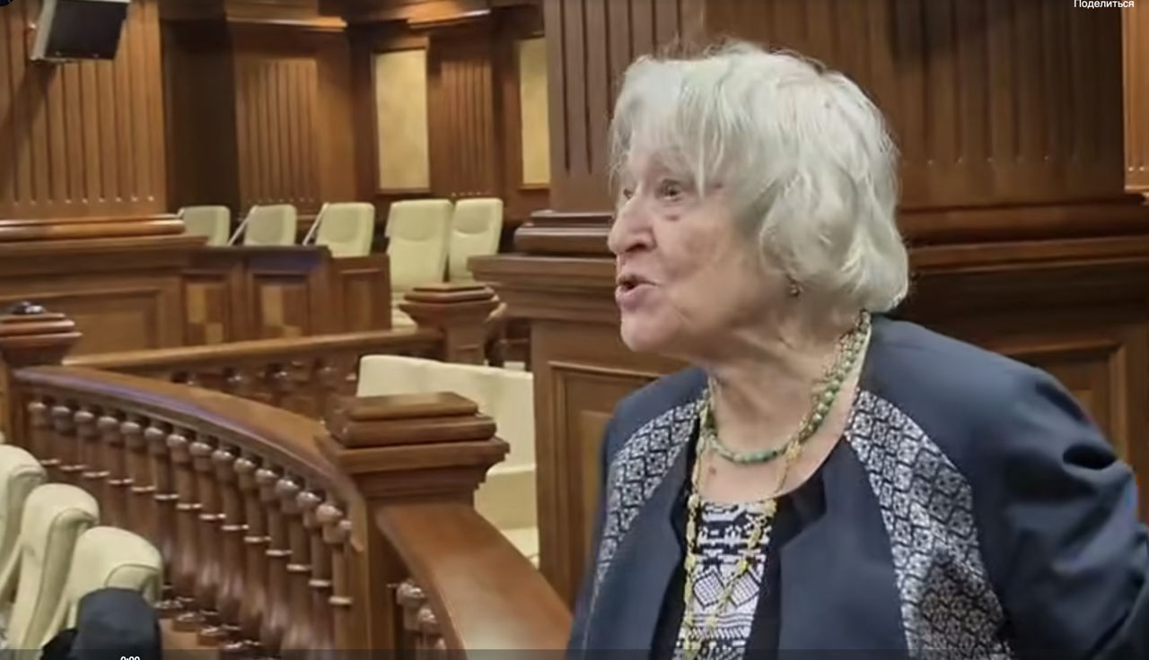 Lașcenova, ignorată în Parlament: Ar fi așteptat nouă ore pentru a lua cuvântul.