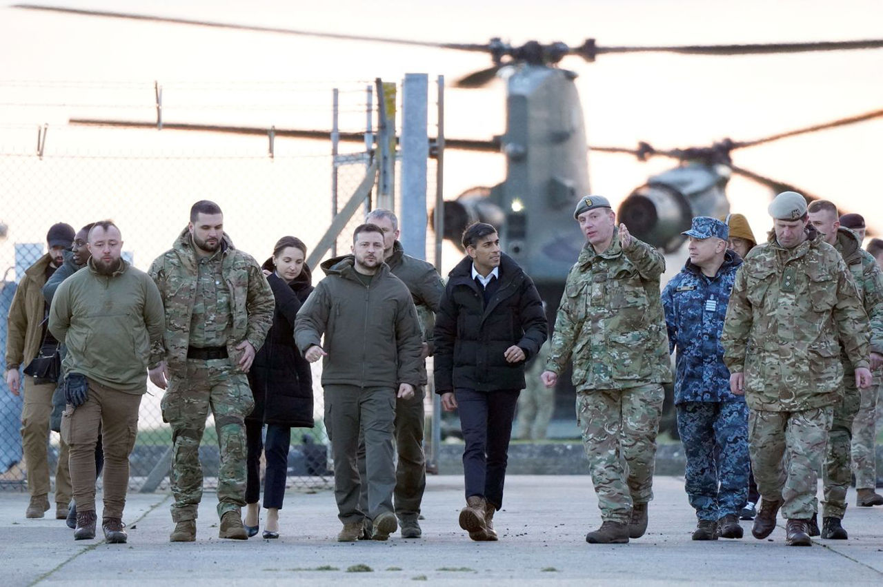 WSJ: Великобритания предложила дать Украине оружие НАТО ради переговоров.