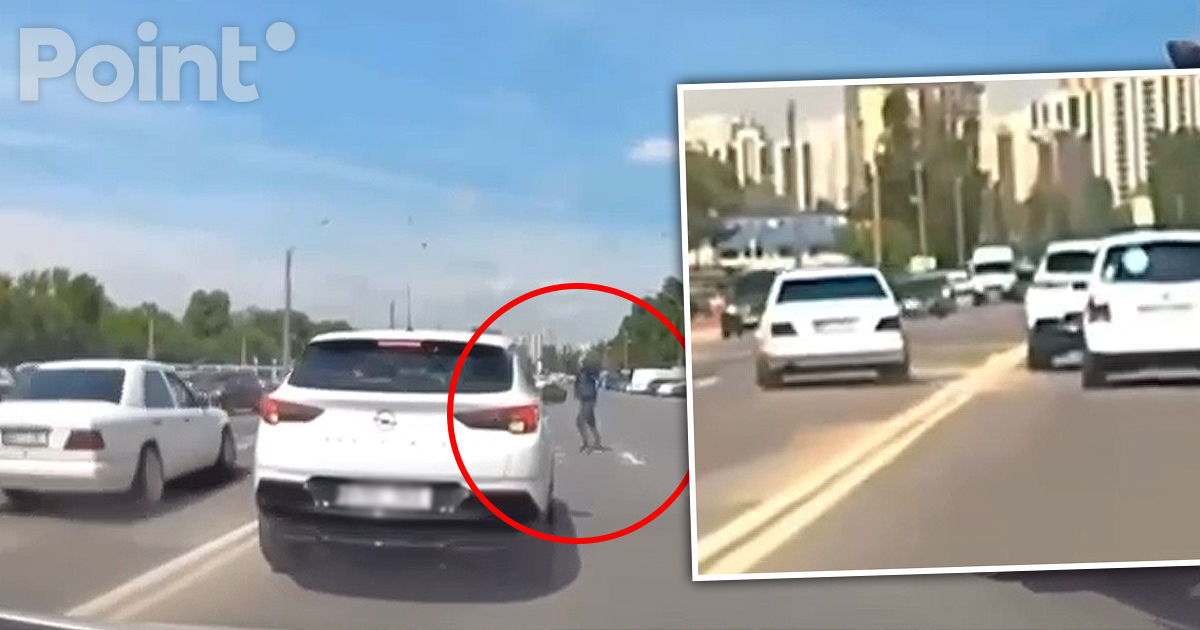 Столичная полиция оштрафовала водителя, создавшего аварийную ситуацию.
