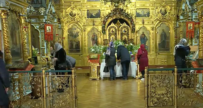 В этом году праздник Пасху православные отметят 19 апреля, а Радоницу - 26.