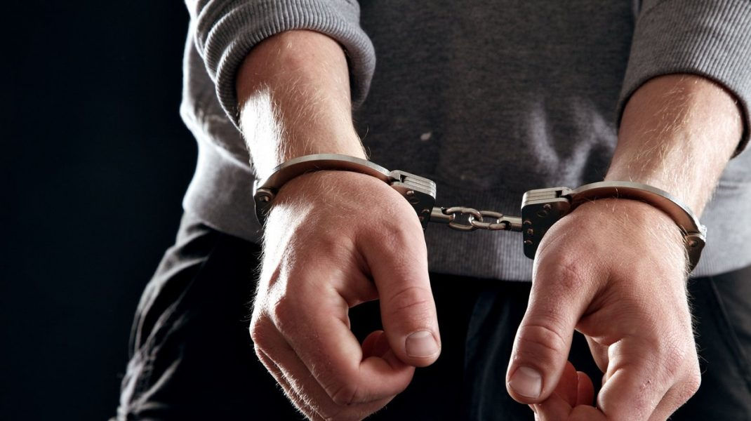 В Молдове мужчину приговорили к 14 годам за изнасилование двух несовершеннолетних.
