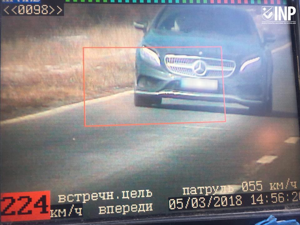 Șofer din R. Moldova, prins în timp ce se deplasa cu 224 de km/h