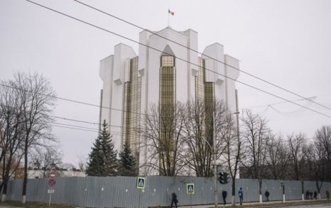 Государство за шесть лет не нашло возможности отреставрировать одно из самых важных зданий страны.
