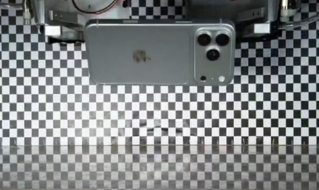 Hackerii au furat de la un furnizor Apple date despre sute de componente și imagini cu iPhone 18 Pro.