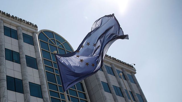 Евросоюз решил обсудить с Анкарой проблему беженцев.