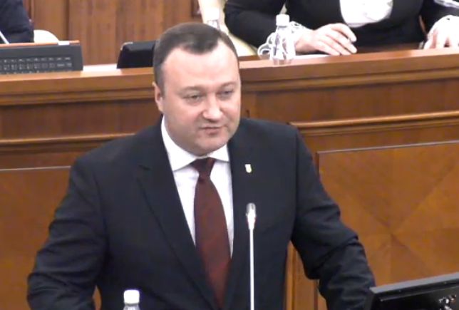 Тем не менее, к отставке Гурин готов.
