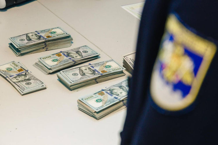 На границе Молдовы с начала года изъяли валюты более чем на $500 тыс.