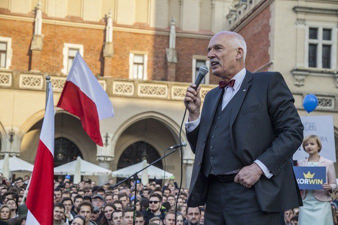 Партия Корвин-Микке настаивает на развитии отношений с Россией.