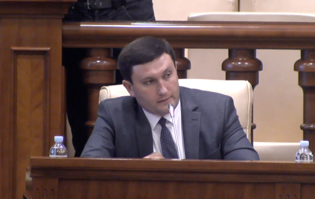 Председатель парламентской комиссии по социальной защите, здравоохранению и семье Владимир Односталко.
