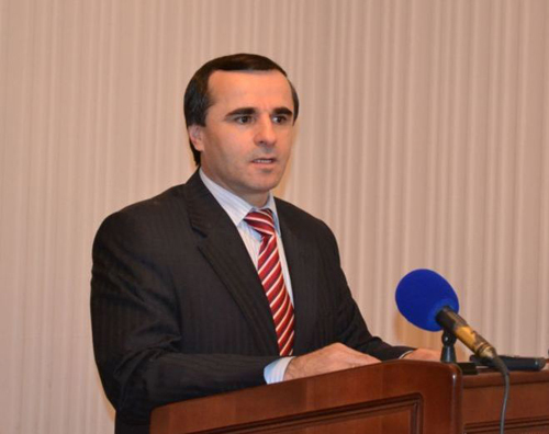 Deci, totul e în regulă - și cu mașinile, și cu sănătatea mea, ceea ce le doresc tuturor”, a rezumat Tarlev.